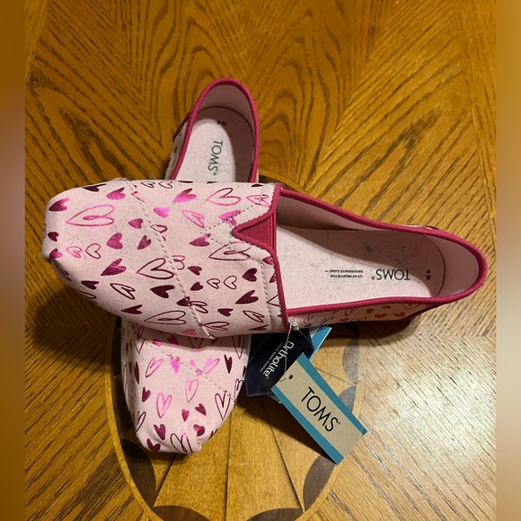 Toms Shoes - Pink heart Tom’s size 8 women’s